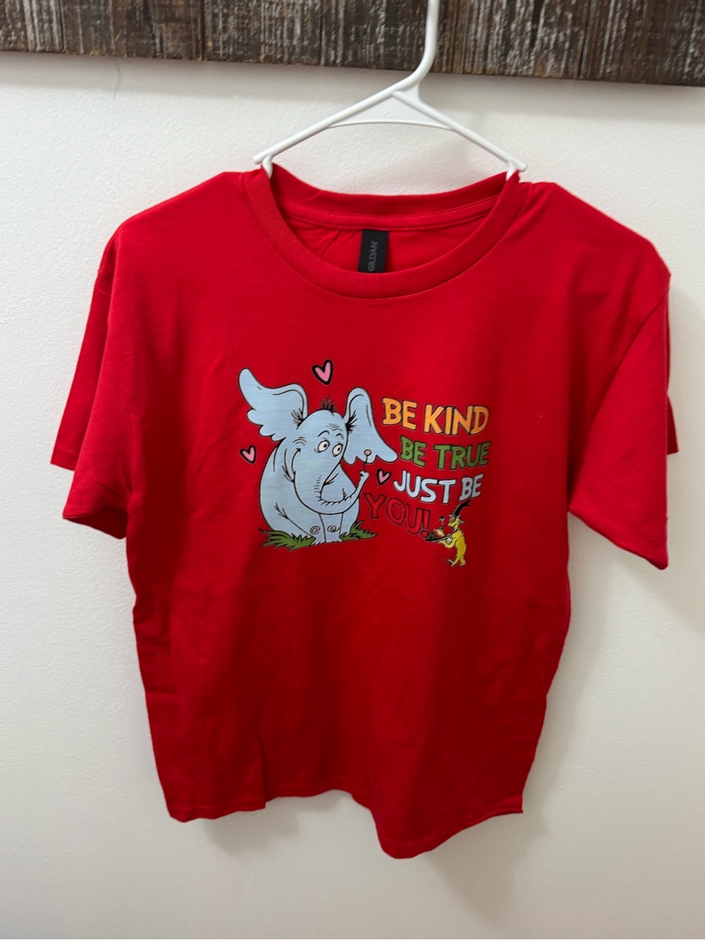 Gildan Red Kids Tee with Elephant "Be Kind Be True" Graphic - Picture 4 of 6